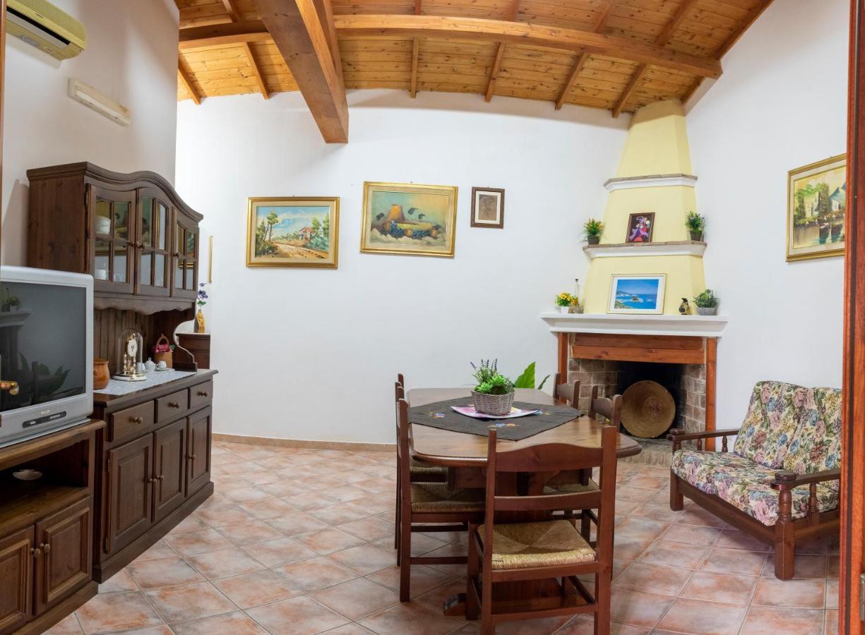 Masainas Is Cuccus B&B 외부 사진