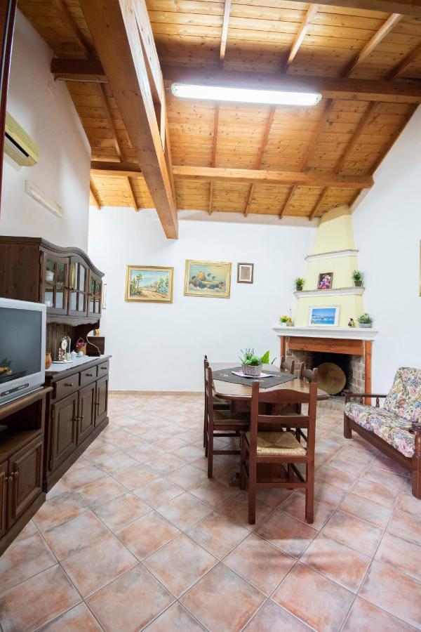 Masainas Is Cuccus B&B 외부 사진